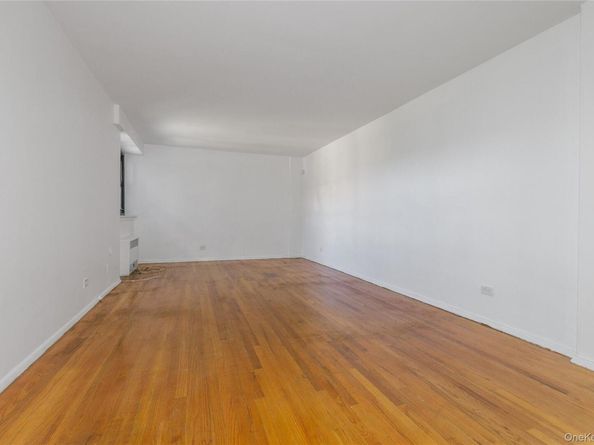87-15 204th Street B57, Hollis NY 11423