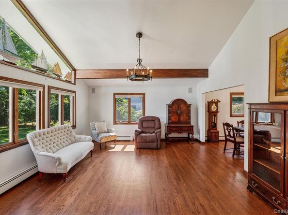 15 Windwood Court, Westhampton NY 11977