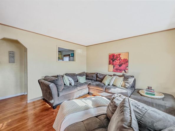 360 Arcadia Drive, West Islip NY 11795