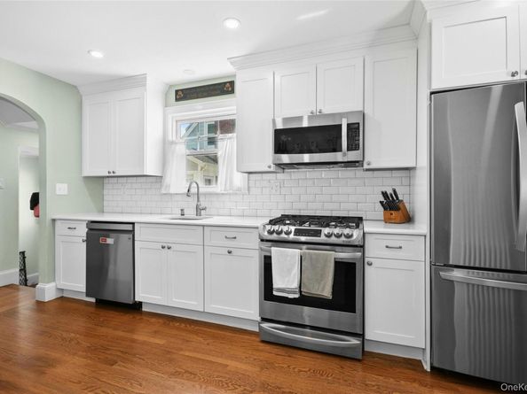 57 Hollywood Court, Rockville Centre NY 11570