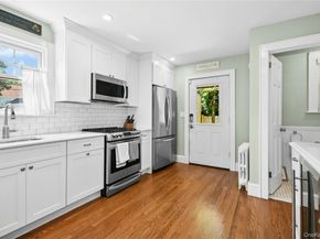 57 Hollywood Court, Rockville Centre NY 11570