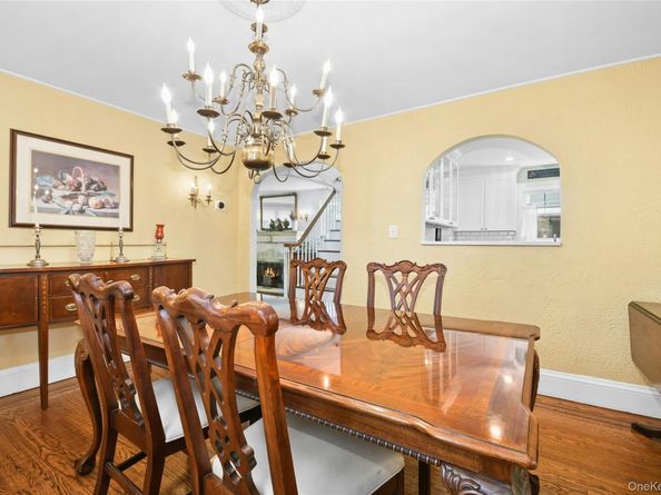 57 Hollywood Court, Rockville Centre NY 11570
