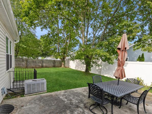92 McKinney Street, Central Islip NY 11722