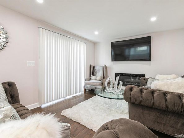 92 McKinney Street, Central Islip NY 11722