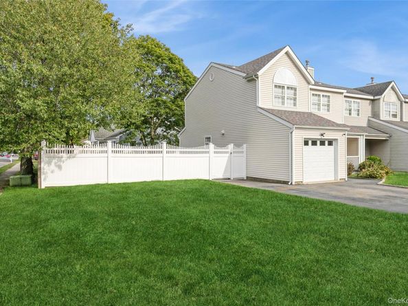 92 McKinney Street, Central Islip NY 11722