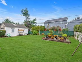 25 Campbell Street, New Hyde Park NY 11040