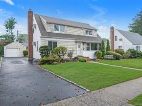 25 Campbell Street, New Hyde Park NY 11040