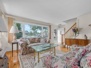 25 Campbell Street, New Hyde Park NY 11040