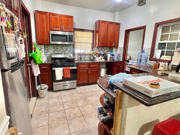 85-05 91 St, Woodhaven NY 11421