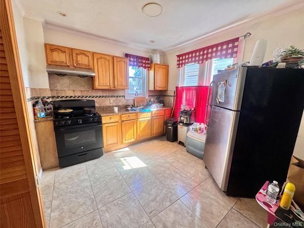 85-05 91 St, Woodhaven NY 11421