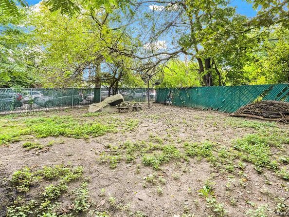 81-26 Austin Street, Kew Gardens NY 11415