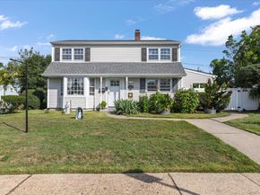 109 Periwinkle Road, Levittown NY 11756