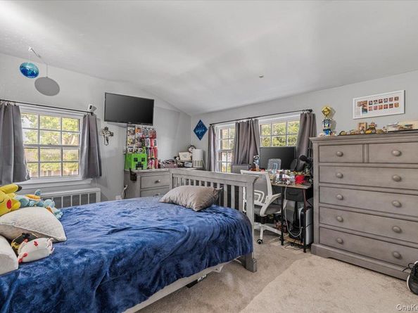 109 Periwinkle Road, Levittown NY 11756