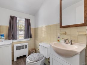 109 Periwinkle Road, Levittown NY 11756