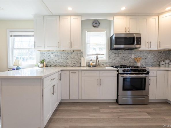 27 E Lincoln Avenue, Massapequa NY 11758