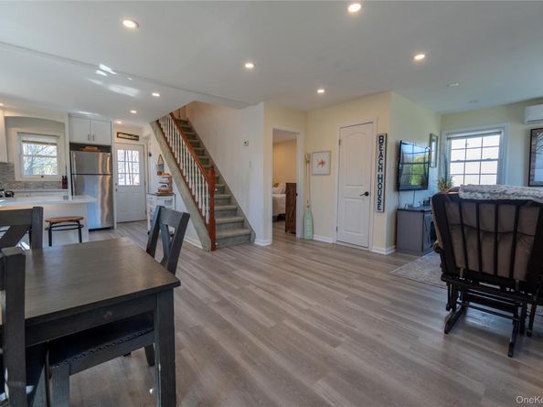 27 E Lincoln Avenue, Massapequa NY 11758