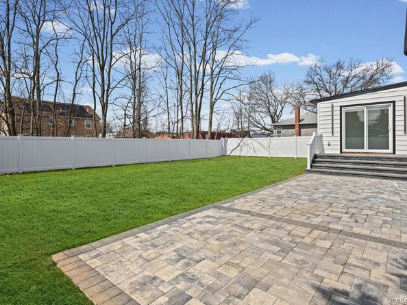 2292 Vassar Place, Merrick NY 11566