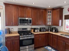 7 Meyer Avenue, Lawrence NY 11559