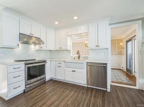 3 Glen Way, Cold Spring Harbor NY 11724