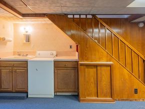 61-41 77 Place, Middle Village NY 11379