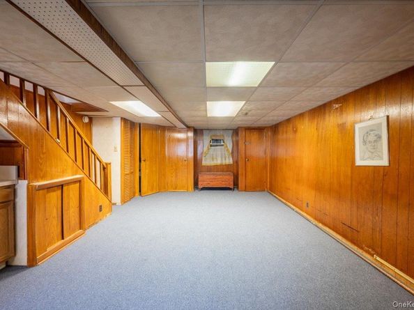 61-41 77 Place, Middle Village NY 11379