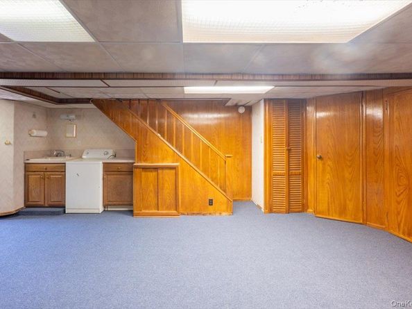 61-41 77 Place, Middle Village NY 11379
