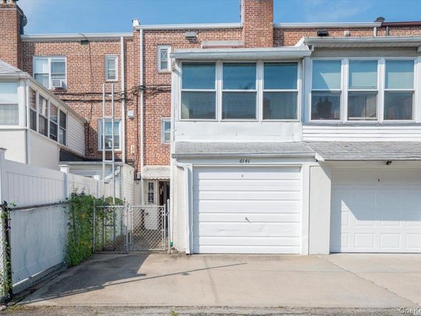 61-41 77 Place, Middle Village NY 11379