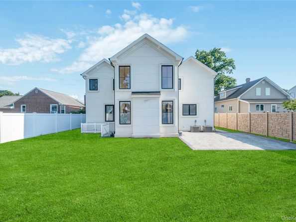 2497 Tonquin Street, East Meadow NY 11554