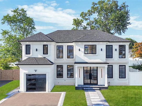 2497 Tonquin Street, East Meadow NY 11554