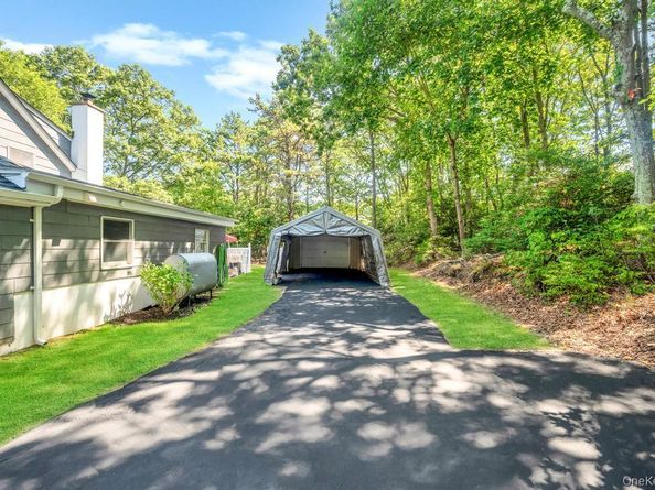 5 Panther Path, Miller Place NY 11764
