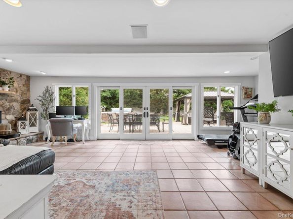 308 Sunset Boulevard, Massapequa NY 11758