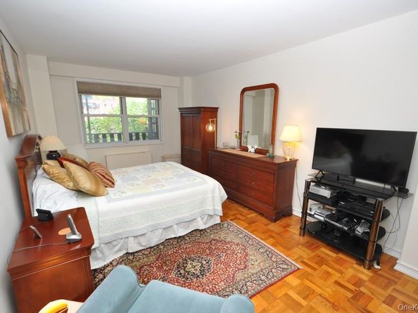 240 Garth Road 6F2, Scarsdale NY 10583