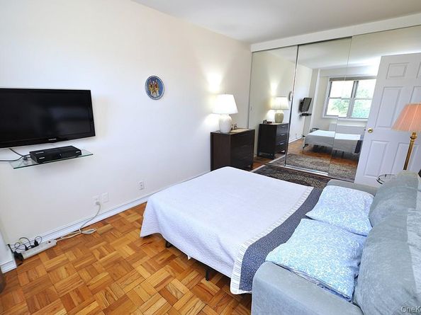 240 Garth Road 6F2, Scarsdale NY 10583