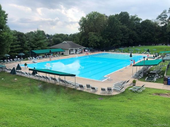 240 Garth Road 6F2, Scarsdale NY 10583