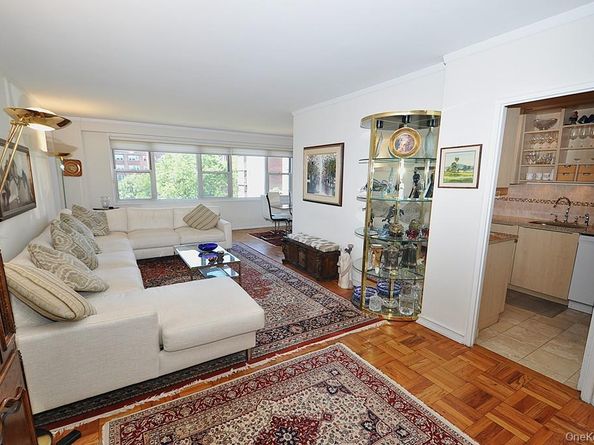 240 Garth Road 6F2, Scarsdale NY 10583
