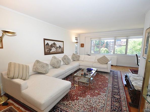 240 Garth Road 6F2, Scarsdale NY 10583