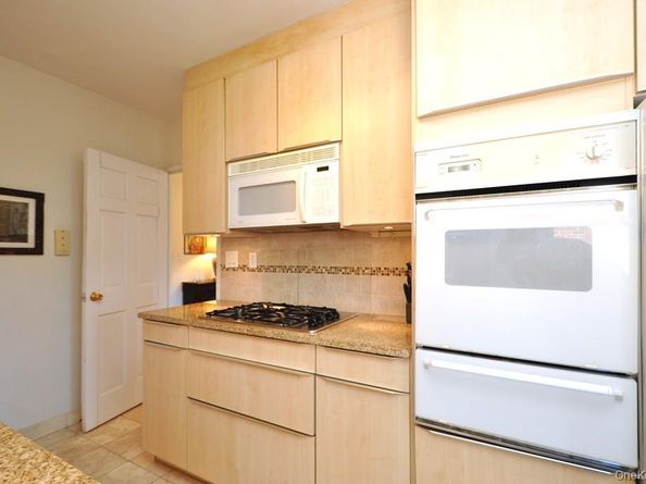 240 Garth Road 6F2, Scarsdale NY 10583