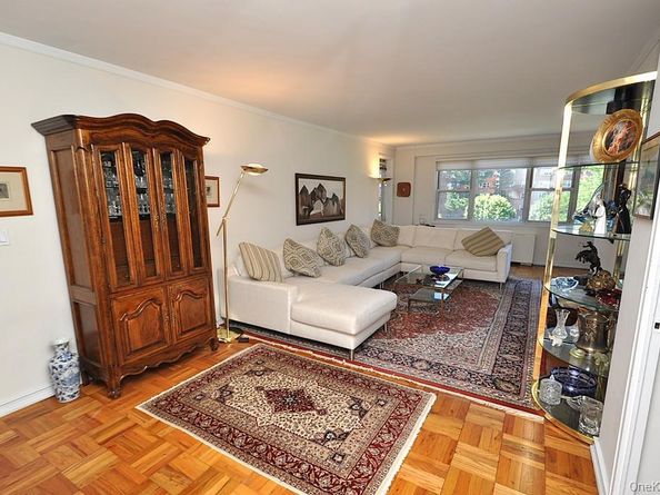 240 Garth Road 6F2, Scarsdale NY 10583