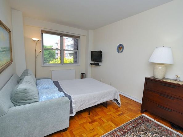 240 Garth Road 6F2, Scarsdale NY 10583