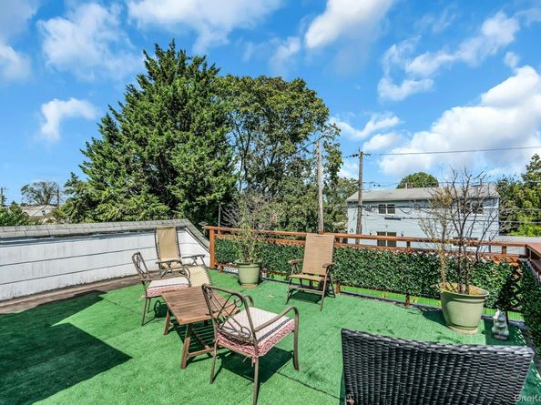2 Chase Lane, Levittown NY 11756