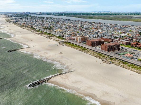 661 W Broadway 403, Long Beach NY 11561