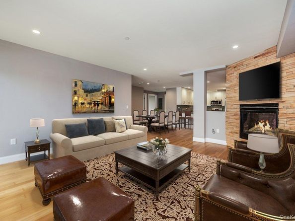661 W Broadway 403, Long Beach NY 11561