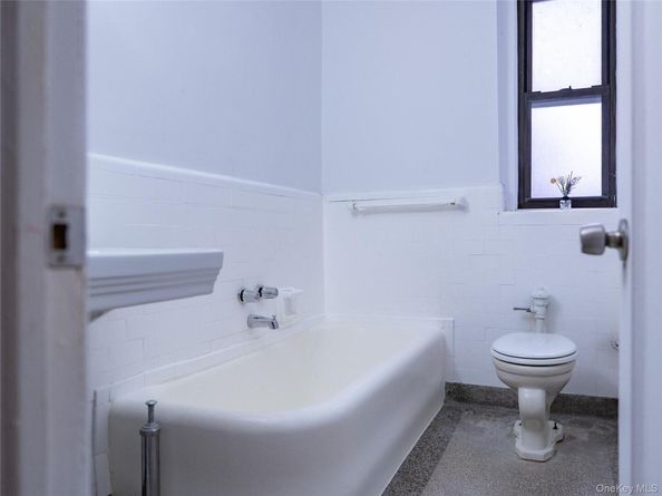 37 N central Avenue 3H, Hartsdale NY 10530