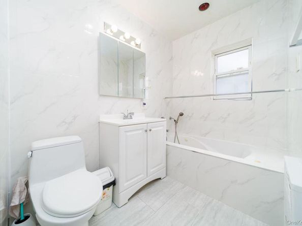 166-61 17th Road, Whitestone NY 11357