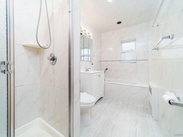 166-61 17th Road, Whitestone NY 11357