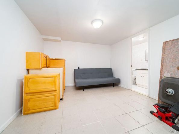 166-61 17th Road, Whitestone NY 11357