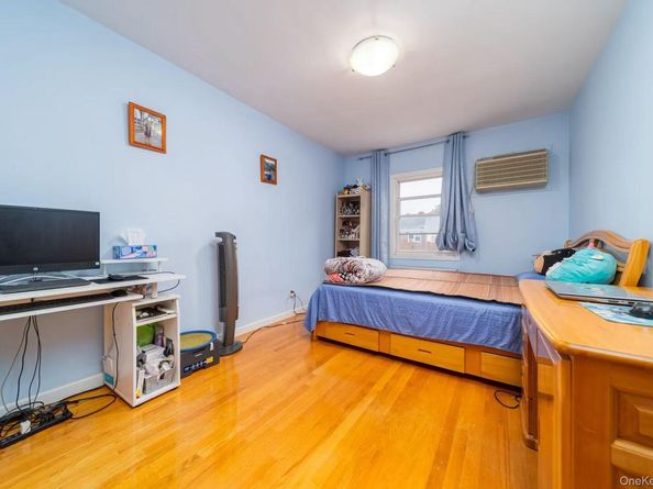 166-61 17th Road, Whitestone NY 11357