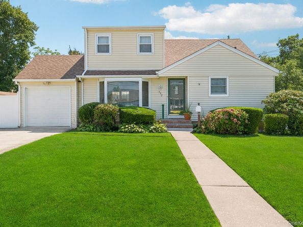 452 15th Street, West Babylon NY 11704
