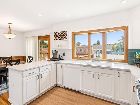 452 15th Street, West Babylon NY 11704