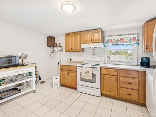 452 15th Street, West Babylon NY 11704